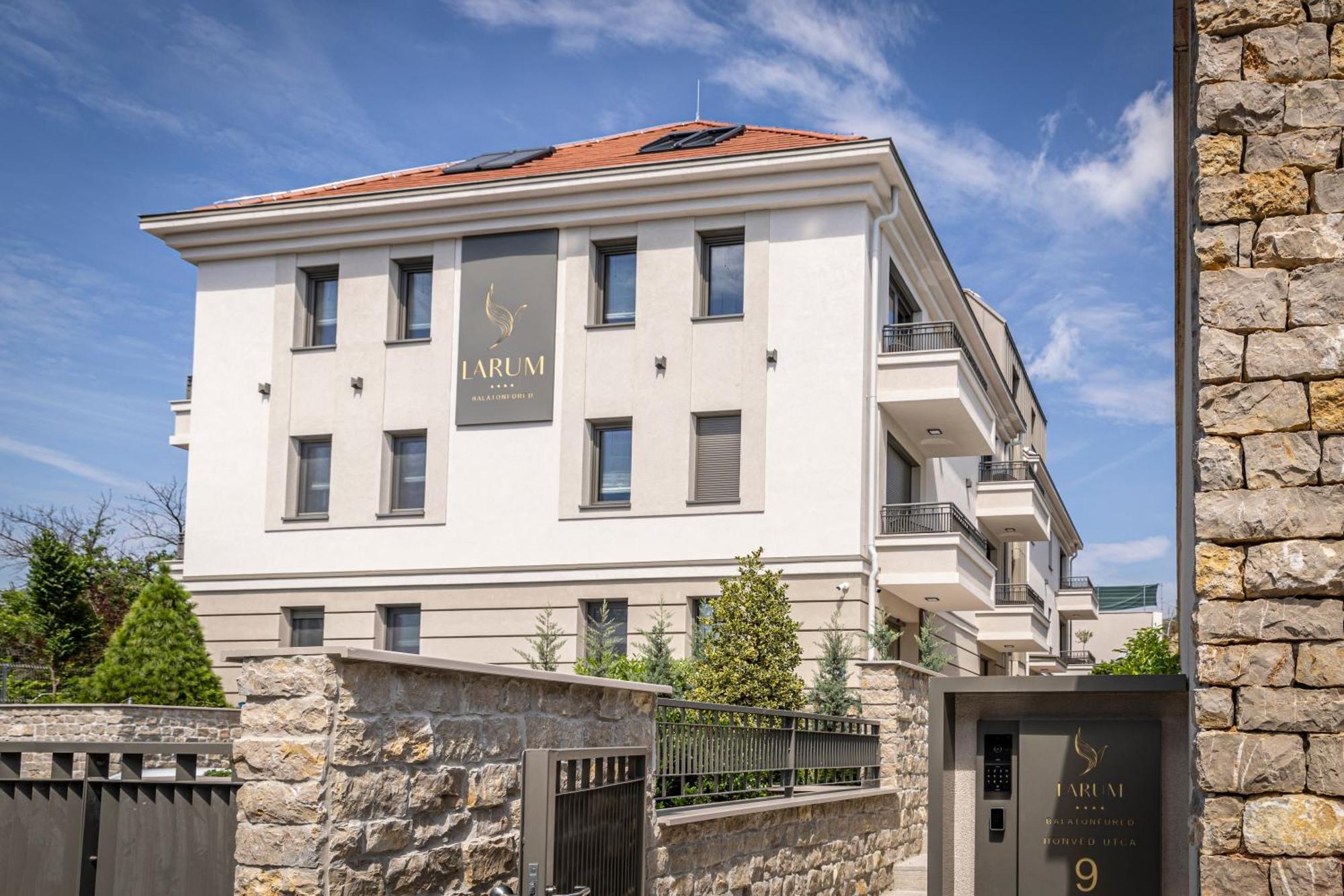 Larum Balatonfuered - Adults Only Екстер'єр фото